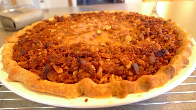 Mom's_new_pumpkin_pie_recipe_with_gingersnaps