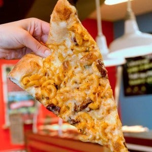 Smack-N-Cheese-Pizza