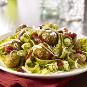 PestoPerliniFettuccine_605_454_s_c1