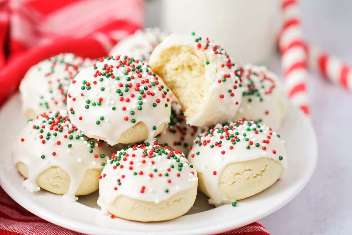 111424 italian christmas cookies resize 15