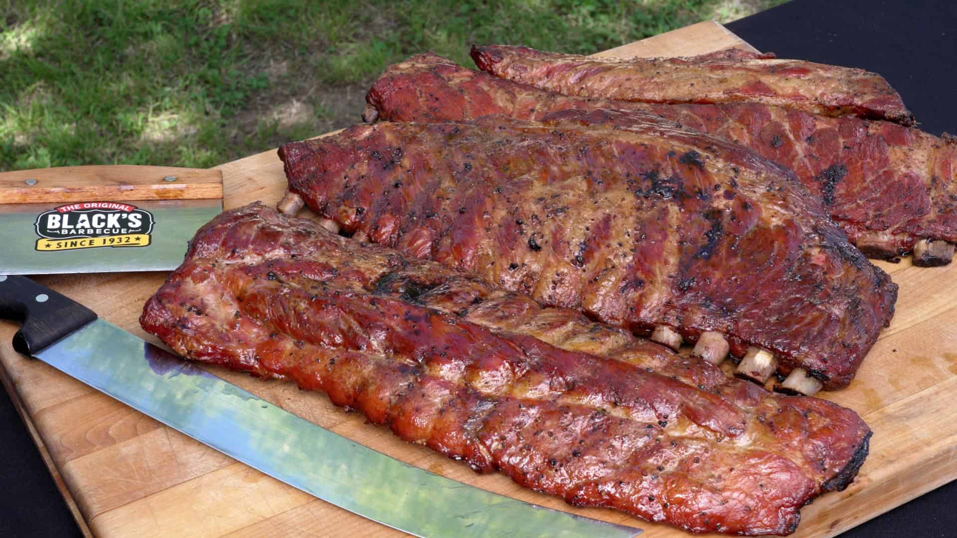 S10E3 – DIY: Black’s Barbecue Smoked Pork Ribs